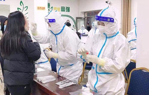 逆行的另一道风景！黄瓜视频
深入社区开展核酸检测