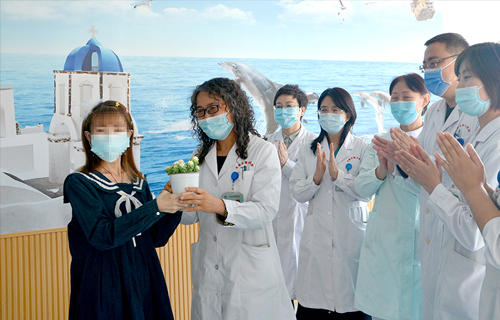 28天，成功挽救体重仅22公斤生命垂危少女