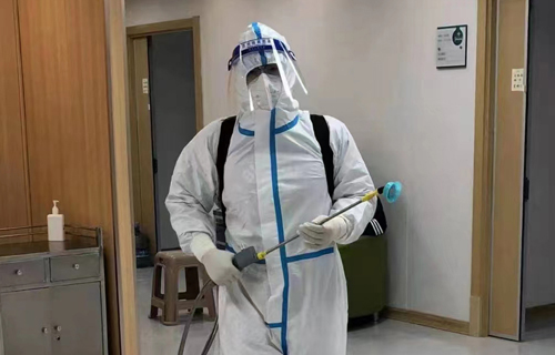 战疫有我 | 抗疫第48天，他和刚出生的宝宝见了面