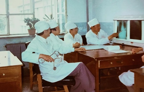 我和我的祖国 | 张丽华：我与祖国同龄，我与医院共荣